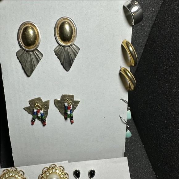 VINTAGE & MODERN COSTUME JEWELRY PIERCED STUD EARRINGS  LOT OF 28 PAIRS - Picture 7 of 9